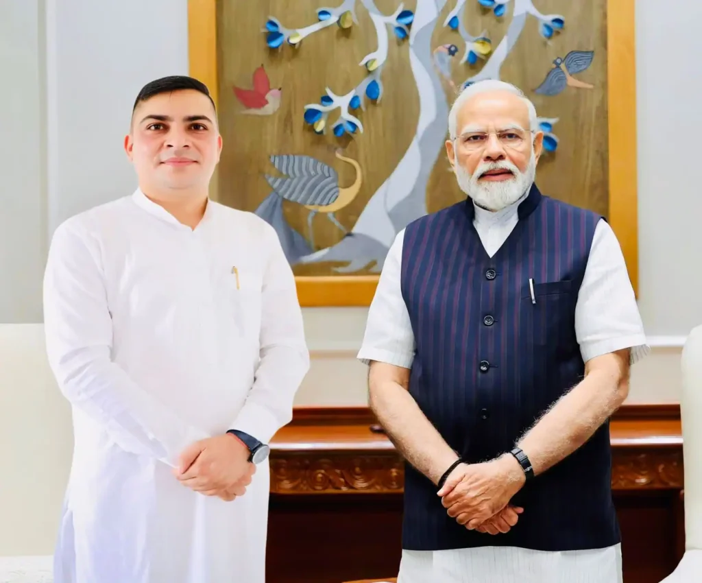 manish kumar with modiji